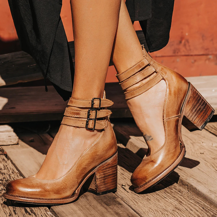 GINEVRA | COURT SHOES WITH STRAPS