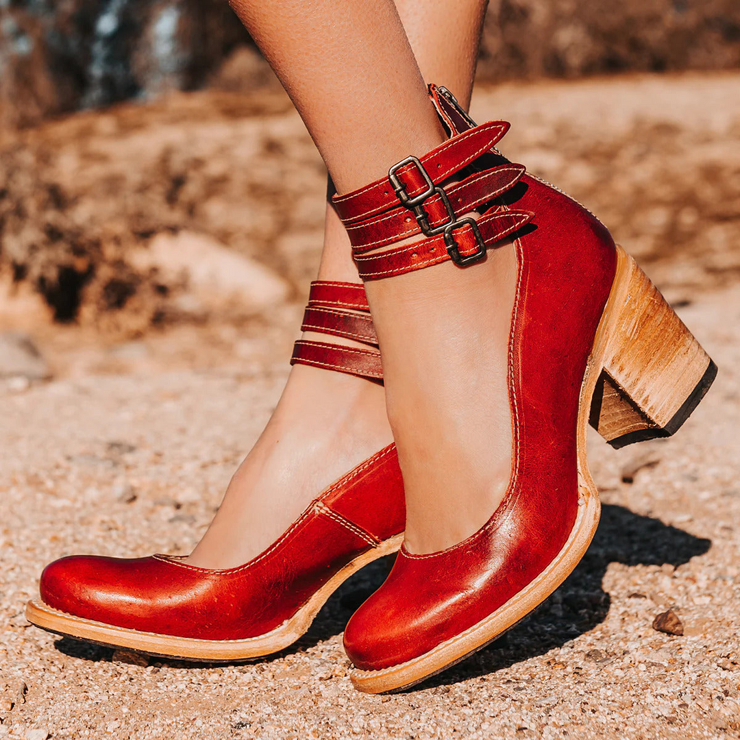 GINEVRA | COURT SHOES WITH STRAPS